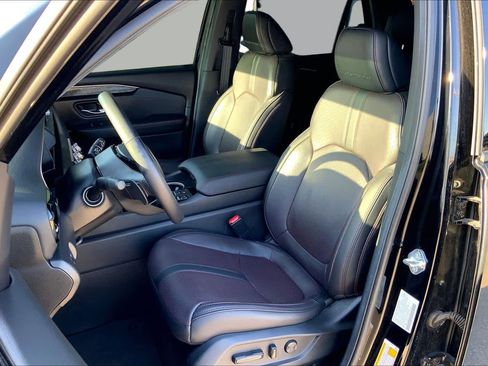 Used 2025 Honda Pilot Black Edition image 8