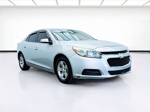Used 2015 Chevrolet Malibu LT FWD image 3