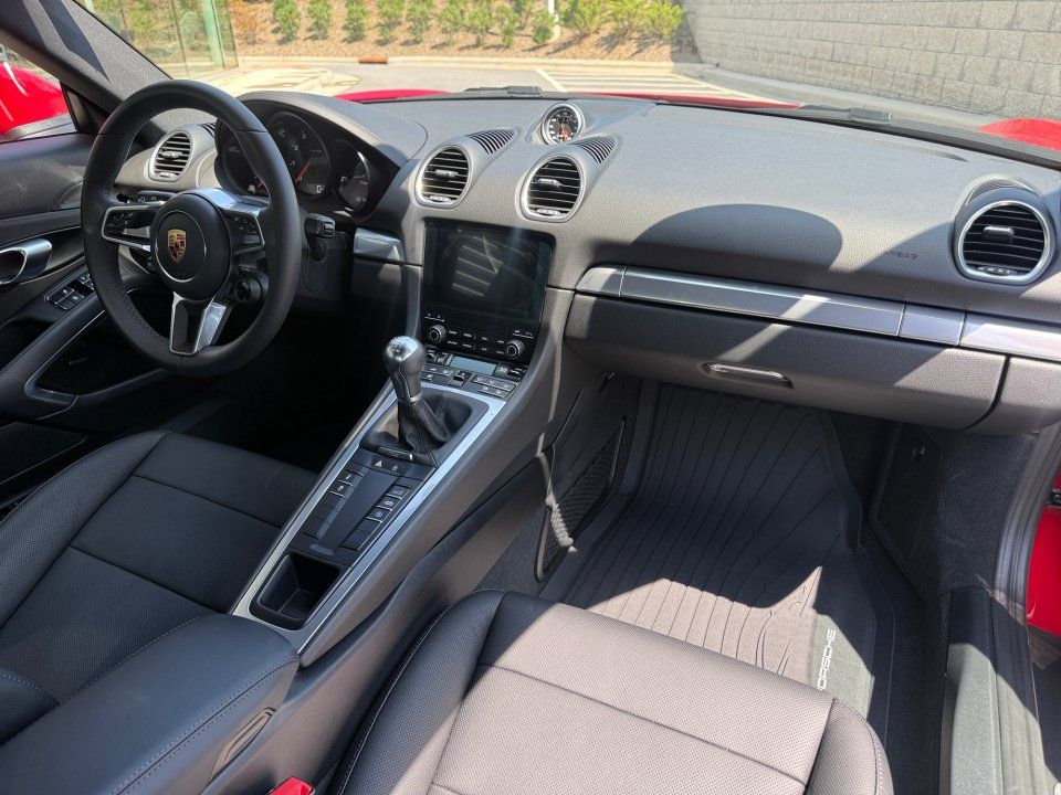 Certified 2025 Porsche 718 Cayman RWD image 18