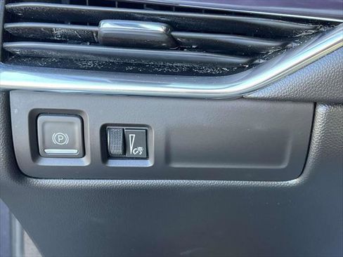 Certified 2023 Cadillac XT4 Luxury w/ Cold Weather Package image 20