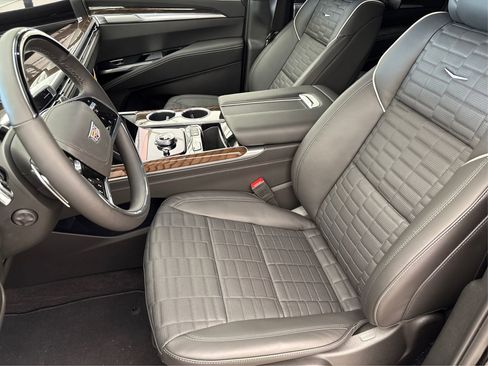 New 2025 Cadillac Escalade ESV Sport Platinum image 9