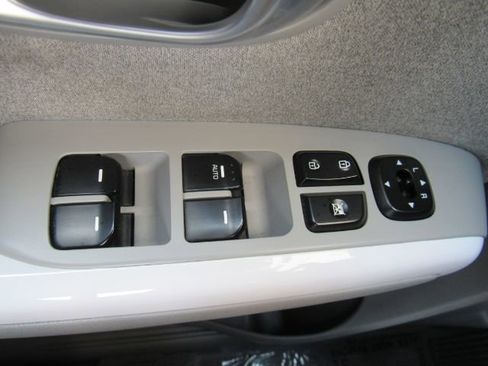 Used 2017 Kia Soul EV-e image 29