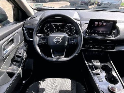 Certified 2026 Nissan Rogue SV AWD/4WD image 17