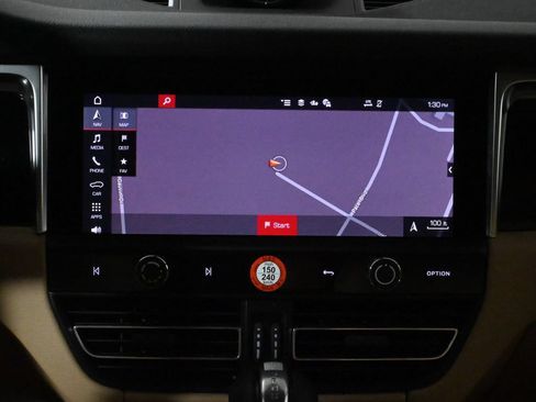 Used 2025 Porsche Macan AWD/4WD image 25