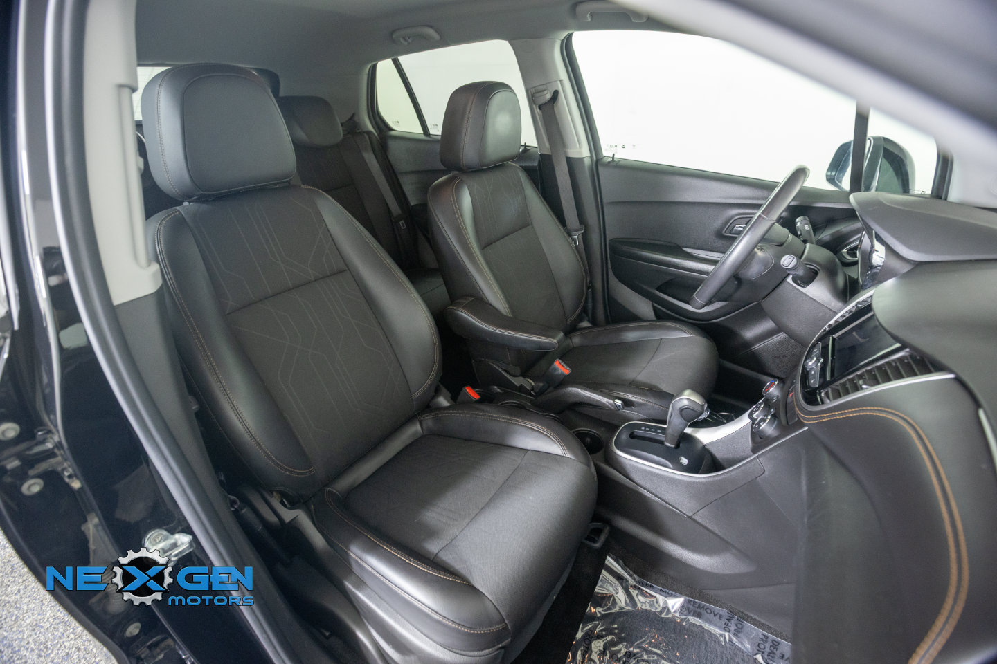Used 2022 Chevrolet Trax LT w/ Midnight Edition AWD/4WD image 41