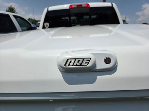 Used 2018 GMC Sierra 1500 SLT AWD/4WD image 8