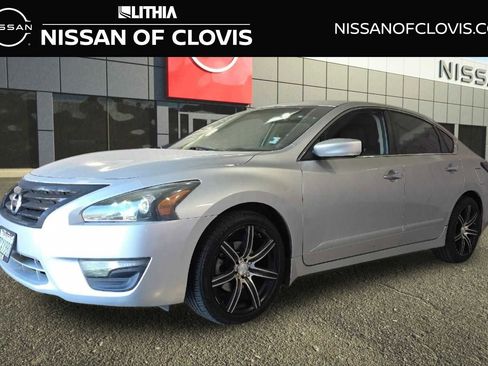 Used 2014 Nissan Altima 2.5 S FWD image 1