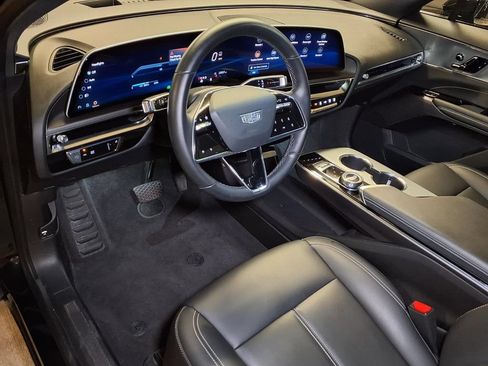 Certified 2024 Cadillac Lyriq Tech RWD image 3