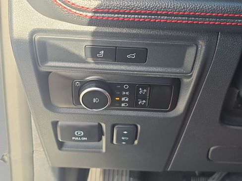 Used 2024 Ford Expedition Limited RWD image 31