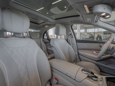 Used 2015 Mercedes-Benz S 550 Sedan image 31