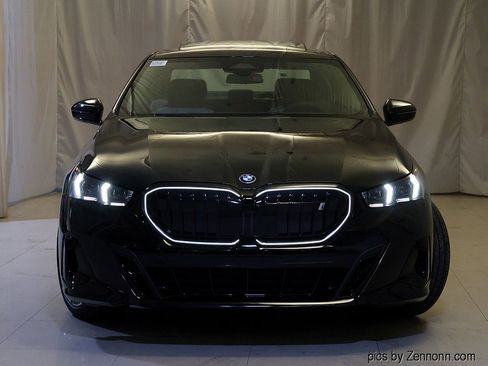 New 2026 BMW i5 eDrive40 w/ M Sport Package AWD/4WD image 5