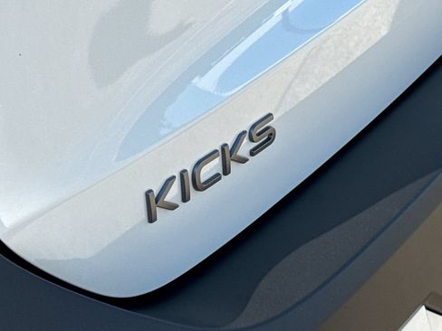 Used 2026 Nissan Kicks SV w/ Charging Package FWD image 4