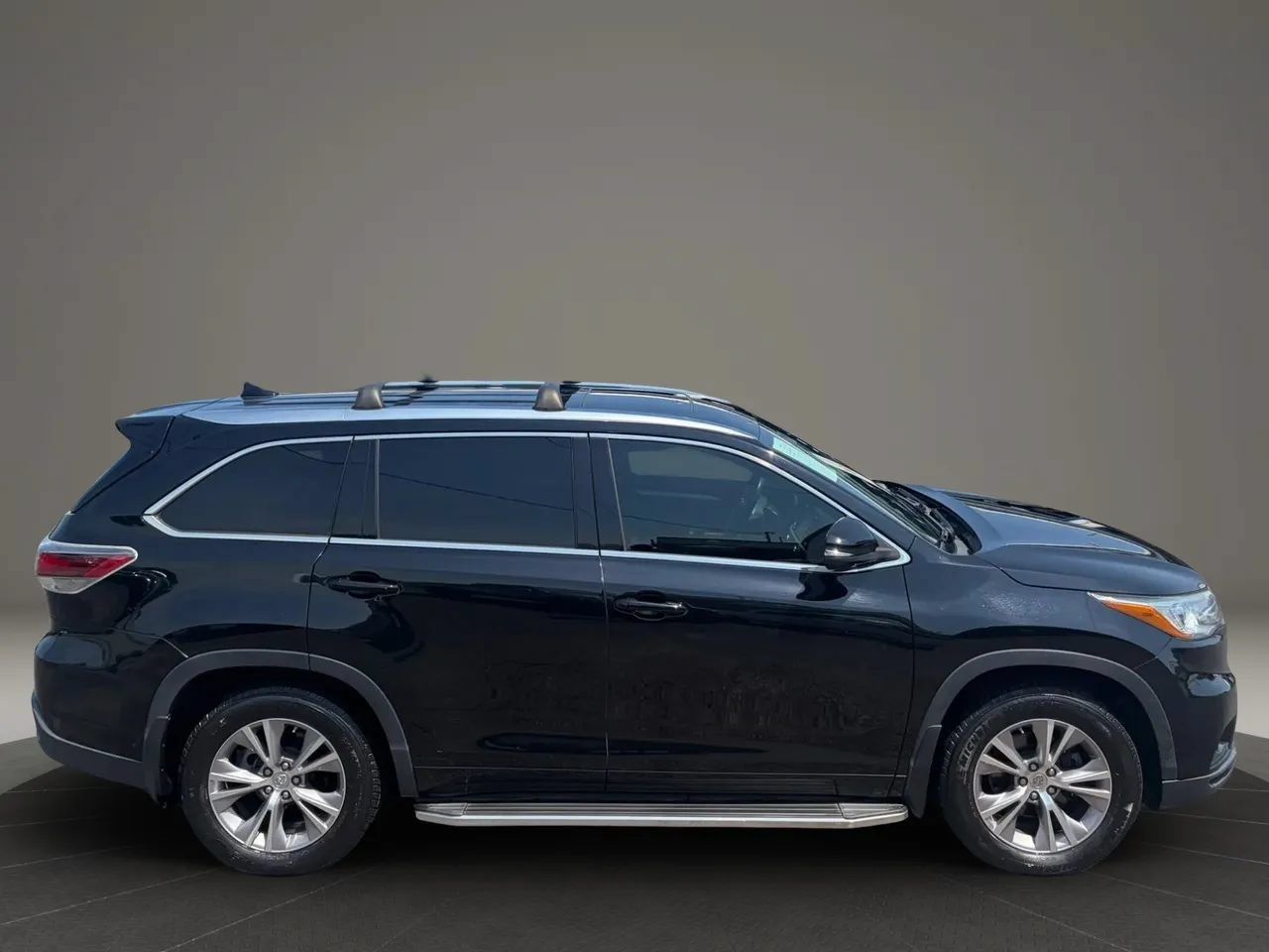 Used 2015 Toyota Highlander XLE AWD/4WD image 6