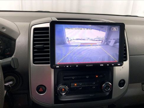 Used 2013 Nissan Frontier SV AWD/4WD image 24