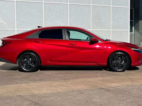 Used 2023 Hyundai Elantra SEL w/ Cargo Package image 3