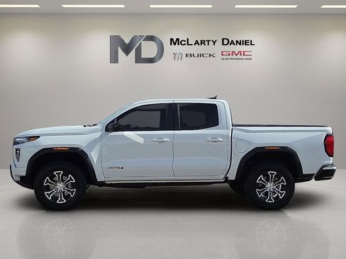 Used 2025 GMC Canyon AT4 AWD/4WD image 3