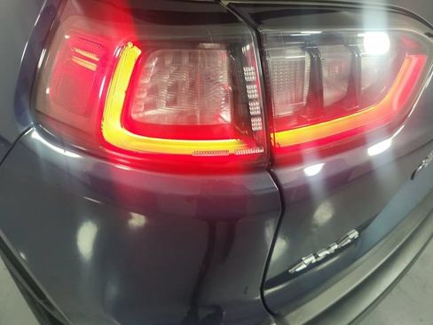 Used 2021 Jeep Cherokee Latitude Lux AWD/4WD image 29