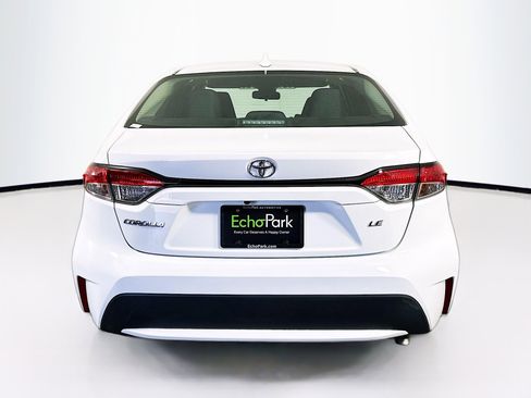 Used 2021 Toyota Corolla LE image 7