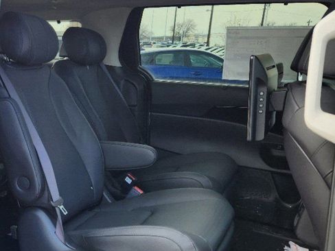 New 2025 Kia Carnival SX Prestige image 10