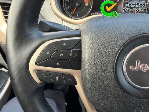 Certified 2018 Jeep Cherokee Limited FWD image 63