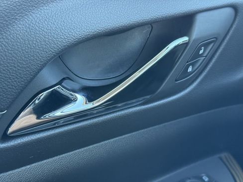 Used 2023 GMC Acadia SLE w/ Driver Convenience Package image 24