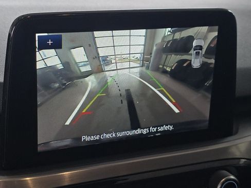 Used 2022 Ford Escape Titanium image 4