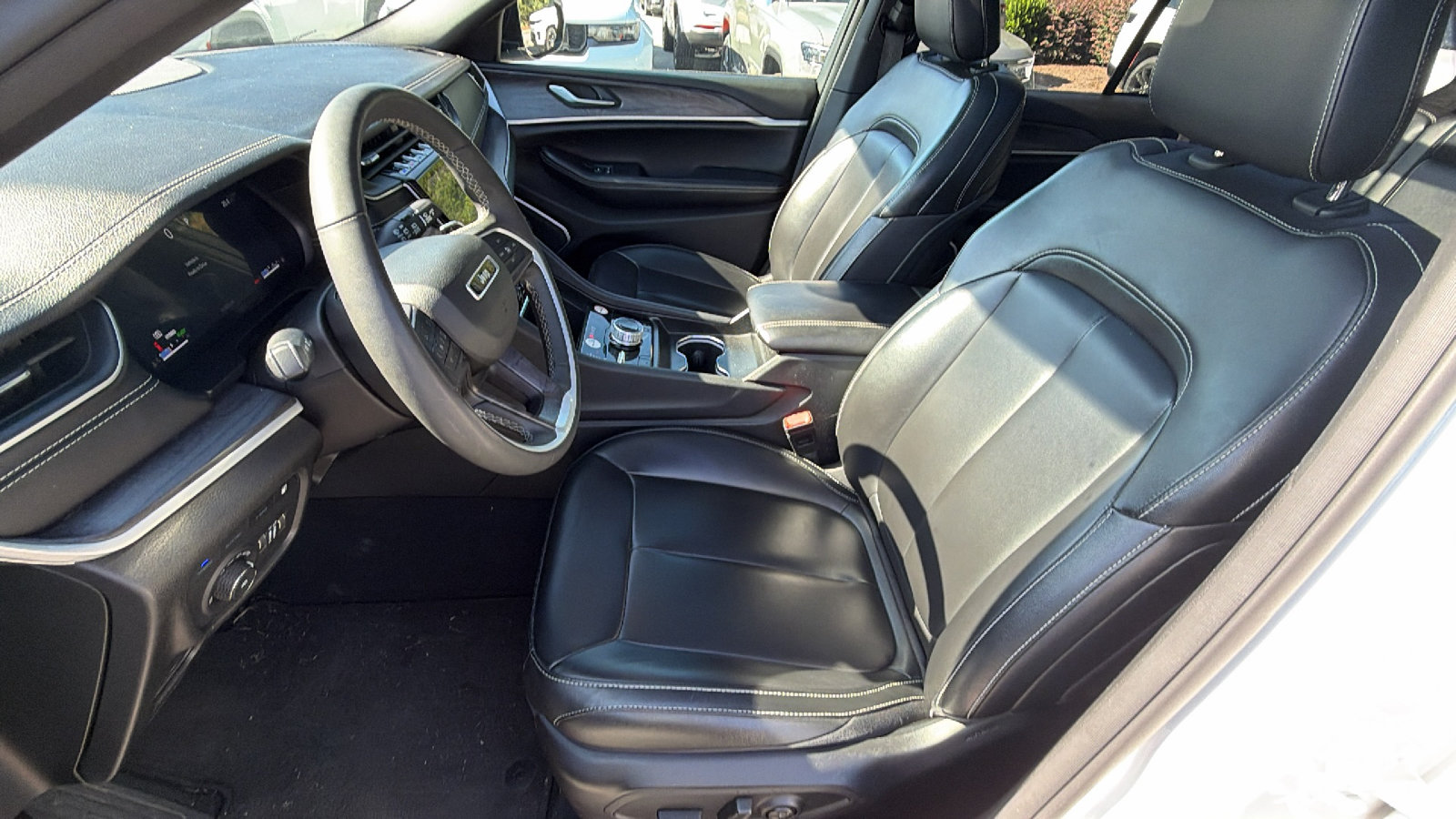 Used 2024 Jeep Grand Cherokee Limited 4xe AWD/4WD image 16