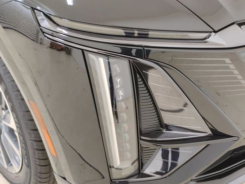 New 2025 Cadillac Lyriq Sport image 10