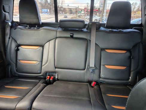 Used 2024 GMC Sierra 1500 AT4 w/ Technology Package image 24