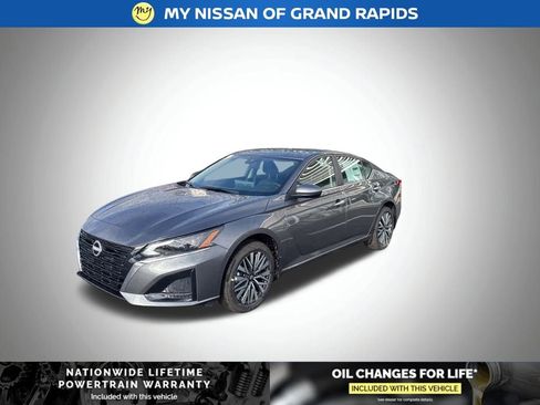New 2025 Nissan Altima 2.5 SV w/ SV Premium Package image 8