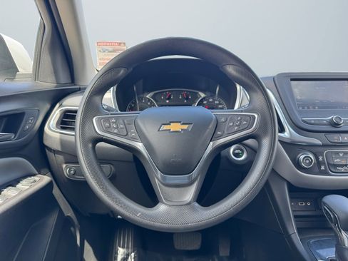 Used 2022 Chevrolet Equinox LT image 11
