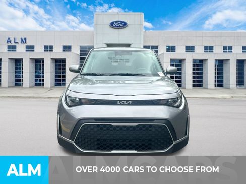 Used 2025 Kia Soul LX w/ LX Technology Package FWD image 2
