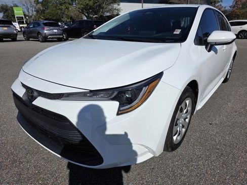 Used 2024 Toyota Corolla LE image 4