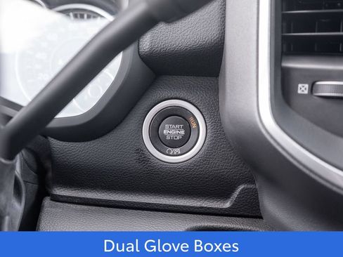 Used 2024 RAM 2500 Big Horn AWD/4WD image 24