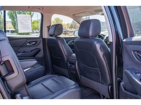 Used 2019 Chevrolet Traverse RS w/ LPO, 'HIT The Road' Package FWD image 9