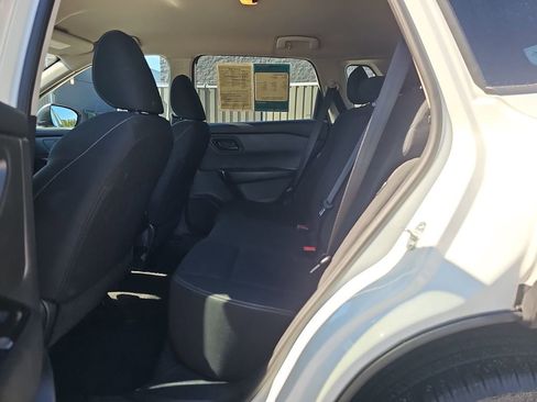 Used 2024 Nissan Rogue S FWD image 18