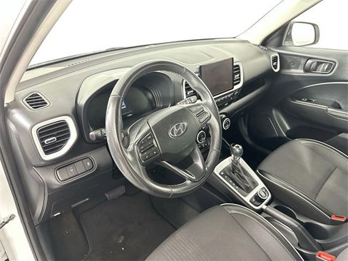 Used 2023 Hyundai Venue Limited image 20