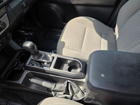 Used 2022 Toyota Tacoma SR AWD/4WD image 23