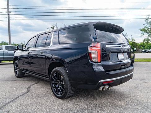 Used 2024 Chevrolet Suburban High Country w/ Advanced Technology Package image 4