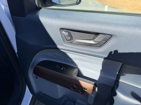 Used 2022 Ford Maverick Lariat w/ Lariat Luxury Package image 30