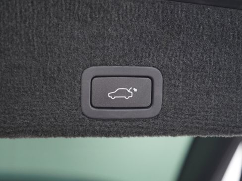 Used 2016 Volvo XC60 T5 Premier w/ Protection Package image 17