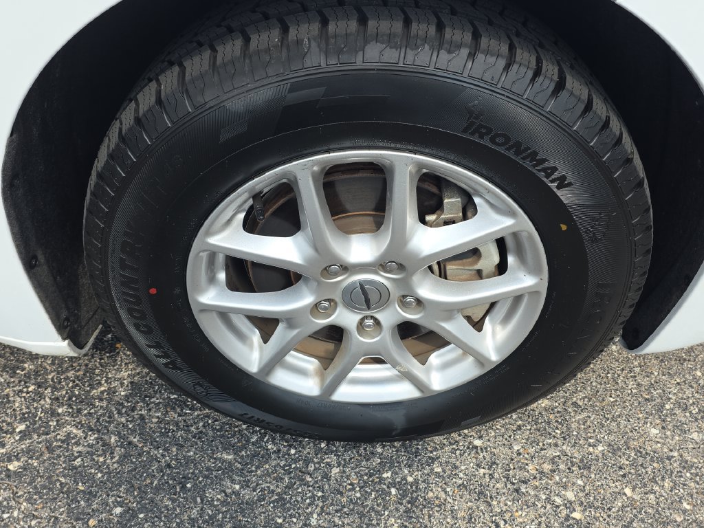 Used 2023 Chrysler Pacifica Touring-L FWD image 10