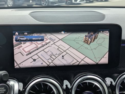 New 2026 Mercedes-Benz GLB 35 AMG 4MATIC image 11