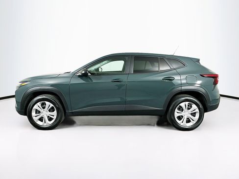 Used 2025 Chevrolet Trax LS image 4