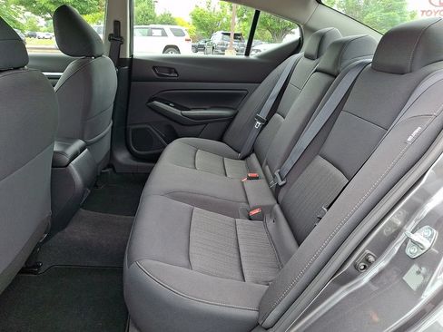 Used 2023 Nissan Altima 2.5 SV AWD/4WD image 12