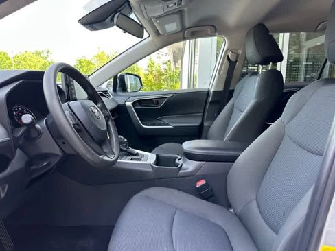 Used 2022 Toyota RAV4 LE image 15