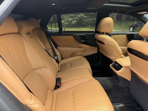 Used 2023 Lexus LS 500 AWD w/ Luxury Package image 16