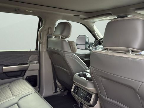 Used 2026 Ford F350 Platinum w/ Platinum Plus Package image 29