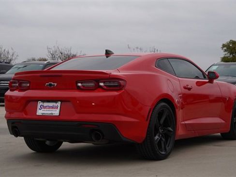 Used 2020 Chevrolet Camaro LT image 9