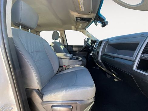 Used 2018 RAM 3500 Tradesman w/ Chrome Appearance Group image 15